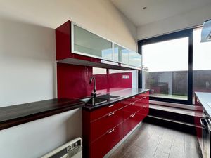 Photo 11- click for photo gallery